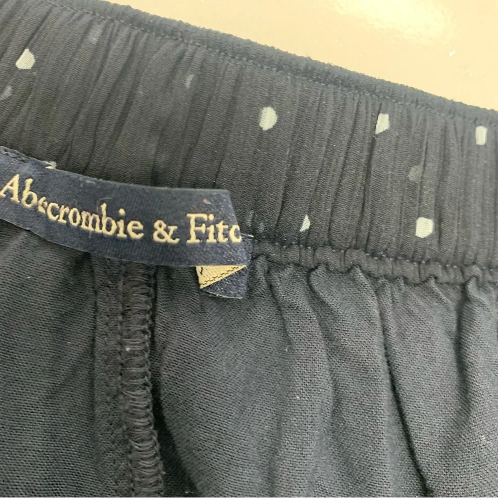 Abercrombie‎ & Fitch Faux Wrap Skirt XL  Navy Blue Polka Dot Ruffles Pull On Tie